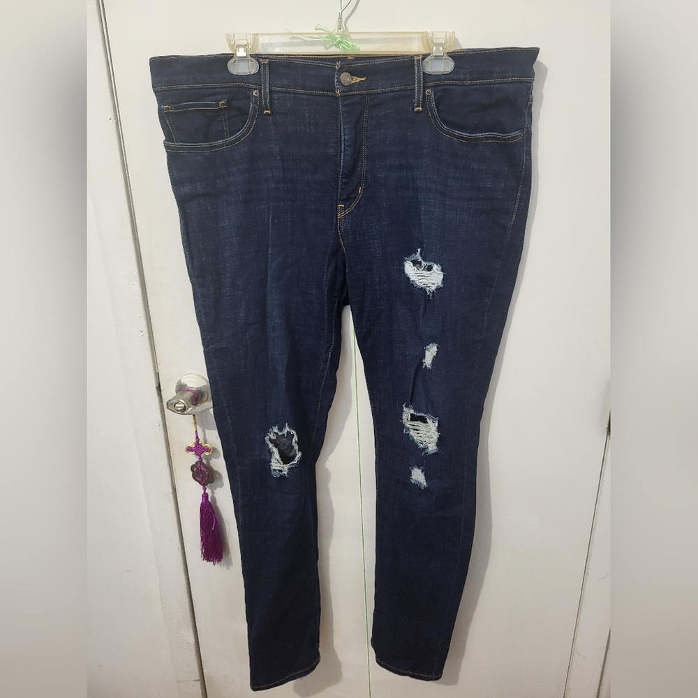 Levi's 311 Shaping Skinny Jeans